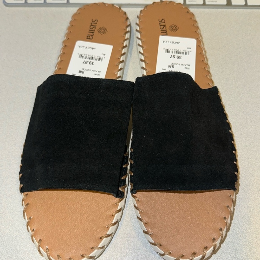 Women’s New suede Susina size 9 sandals